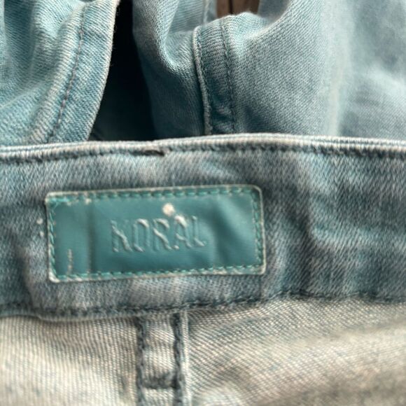 Koral Women's Blue Jeans used in good condition - Picture 3 of 6